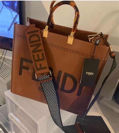 fendi sunshine shopper with strap